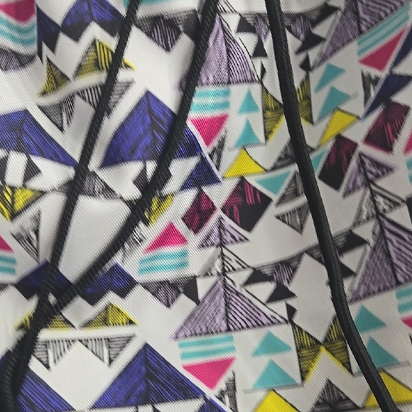 Geometric Patterned Drawstring Backpack - Picture 7 of 7